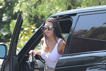 Kourtney Kardashian nude