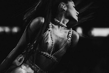 Ariana Grande nude