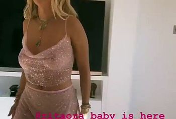 Rita Ora Pussy