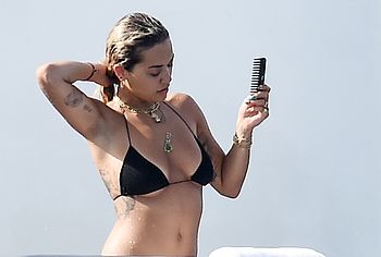 Rita Ora Pussy