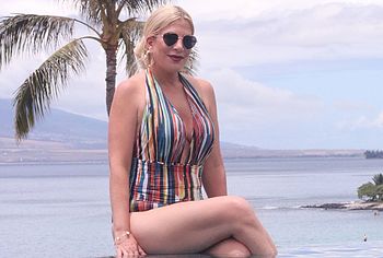 Tori Spelling nude