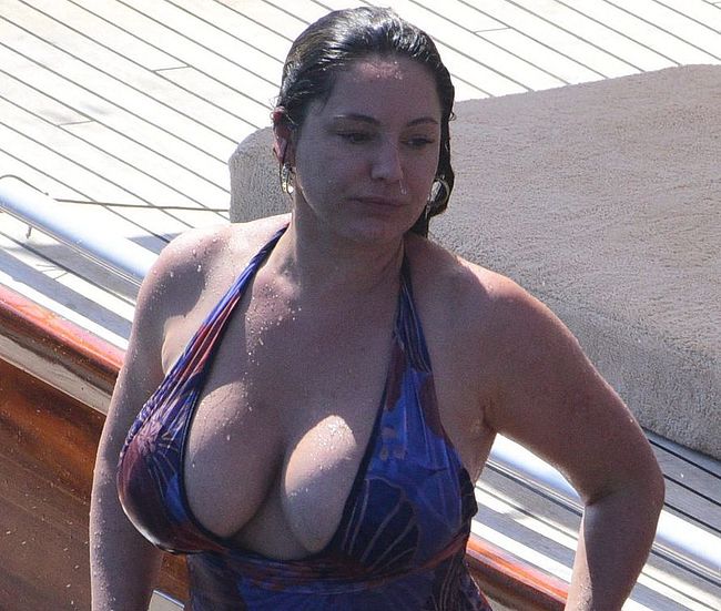 Kelly Brook nude
