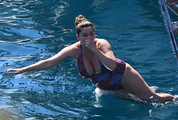 Kelly Brook nude