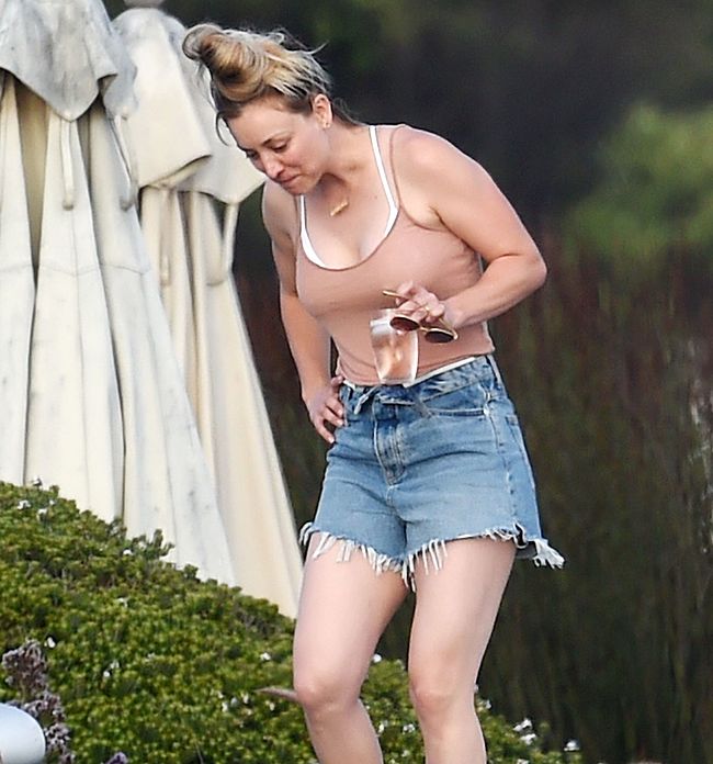 Kaley Cuoco nude