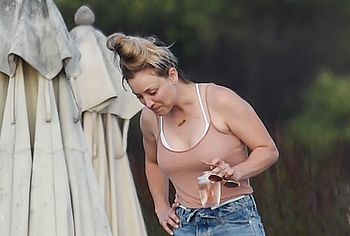 Kaley Cuoco nude