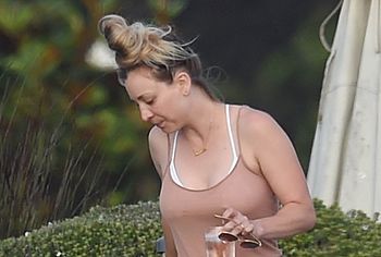 Kaley Cuoco nude