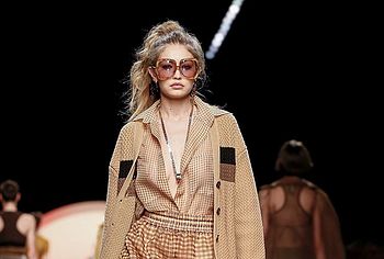 Gigi Hadid nude