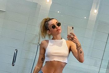 Miley Cyrus nude