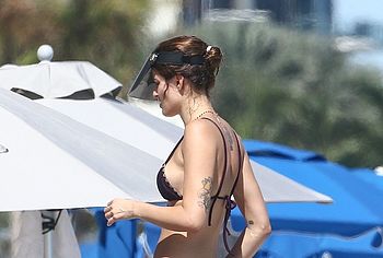 Isabeli Fontana nude