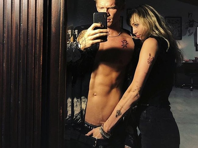Miley Cyrus nude