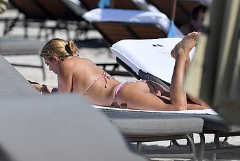 Claudine De Matos nude