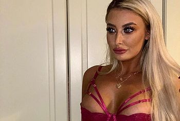 Chloe Crowhurst Naked