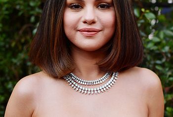 Selena Gomez nude