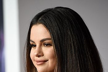 Selena Gomez nude