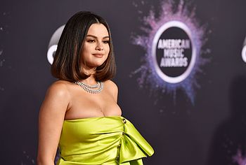Selena Gomez nude