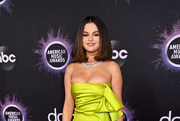 Selena Gomez nude