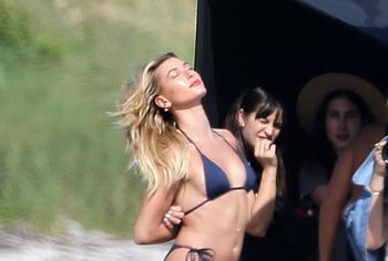 Hailey Bieber-Baldwin nude