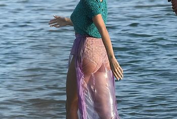 Hailey Bieber-Baldwin nude