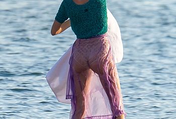 Hailey Bieber-Baldwin nude