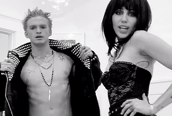 Miley Cyrus nude