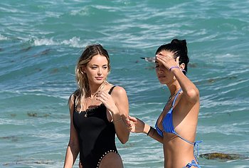 Kaitlynn Carter nude