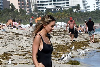 Kaitlynn Carter nude