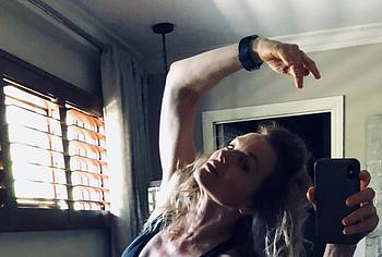 Dina Meyer underwear