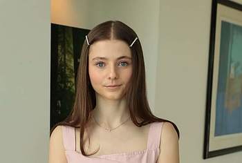Thomasin McKenzie nude scenes