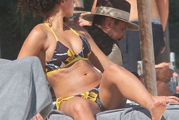 Alisha Wainwright cameltoe