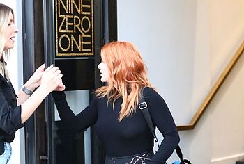 ariel winter nipples