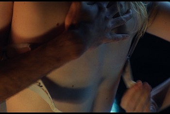 elle fanning topless