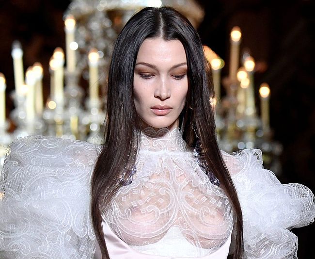 bella hadid oops