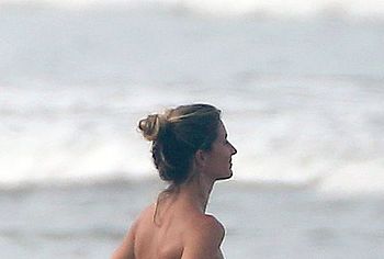 gisele bundchen topless