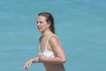 hannah brown nipples