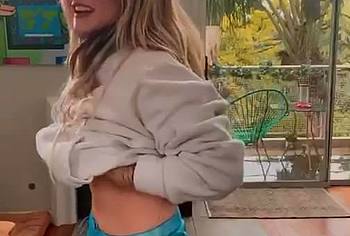 Joanna Jojo Levesque nipslips