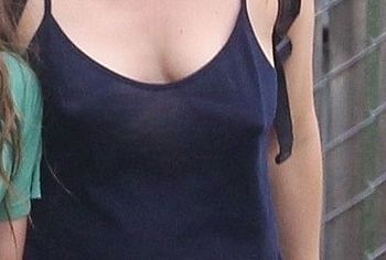 Alicia Silverstone nipslips