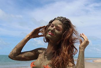 Isabeli Fontana oops