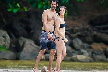 Kristen Wiig topless