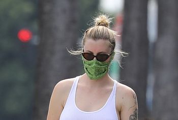 Ireland Baldwin nipslip
