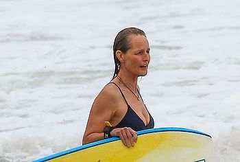 Helen Hunt naked ass beach