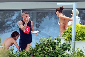 Izabel Goulart exposed