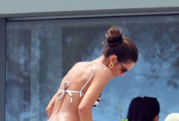 Izabel Goulart nudes