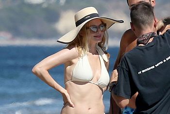 Heather Graham lesbian nude sextape