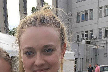 Dakota Fanning tits nude oops