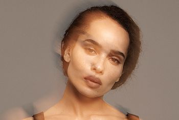 Zoe Kravitz oops nipslips