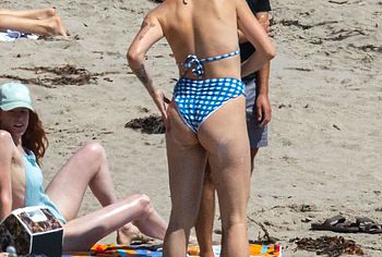 Ireland Baldwin ass bikini