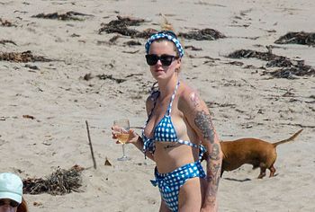 Ireland Baldwin nude beach
