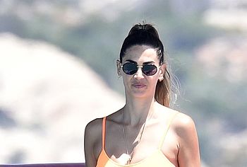 Melissa Sata sexy bikini