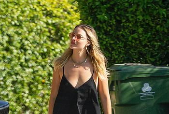 Margot Robbie nipslips