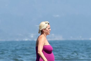 Katy Perry naked pics